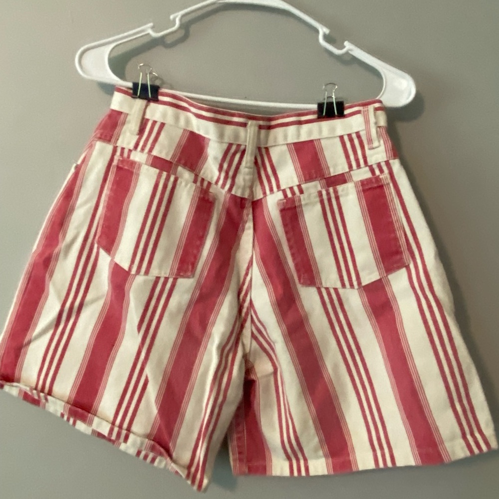 VINTAGE high waisted red striped shorts